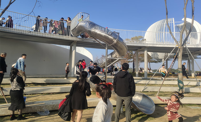 親子娛樂戶外無(wú)動(dòng)力游樂設(shè)施 小區(qū)公園兒童攀爬網(wǎng)設(shè)備|揭陽(yáng)市普寧星河明珠灣案例